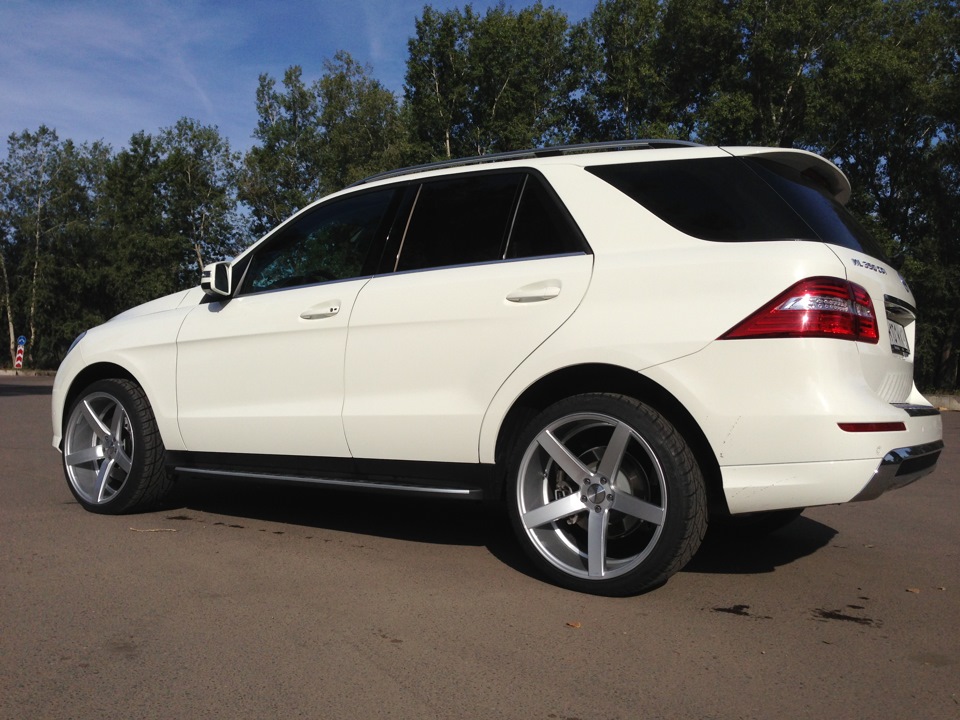 Мл р. Ml w166 r22. Vossen r22 ml500. Мерседес ml w166 r22. Mercedes gl r22.