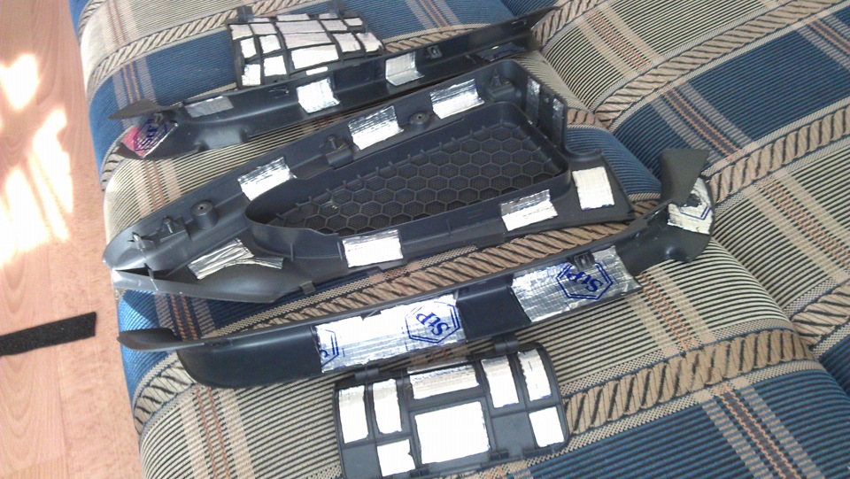 Решили с братюней мне зашумить багажник своими силами немного. — Honda ...