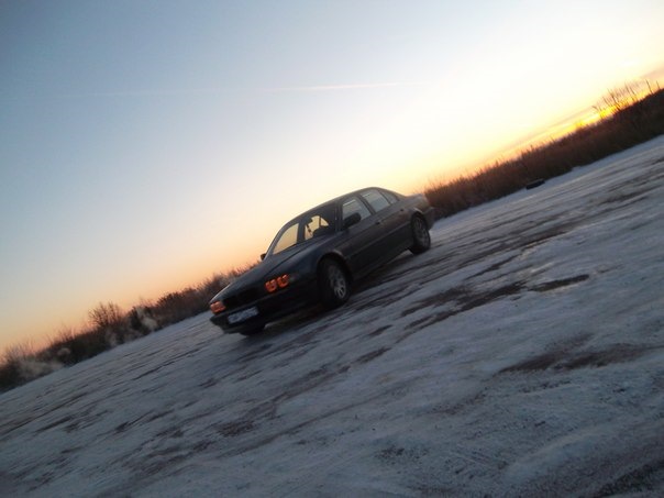 Эти глаза… — BMW 7 series (E38), 2,8 л, 1997 года | фотография | DRIVE2