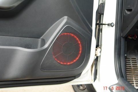 подсветка динамиков — Suzuki Swift (3G), 1,2 л, 2011 года | просто так ...