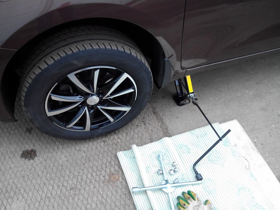 Зимние шины — KIA Ceed (2G), 1,4 л, 2012 года | колёсные диски | DRIVE2