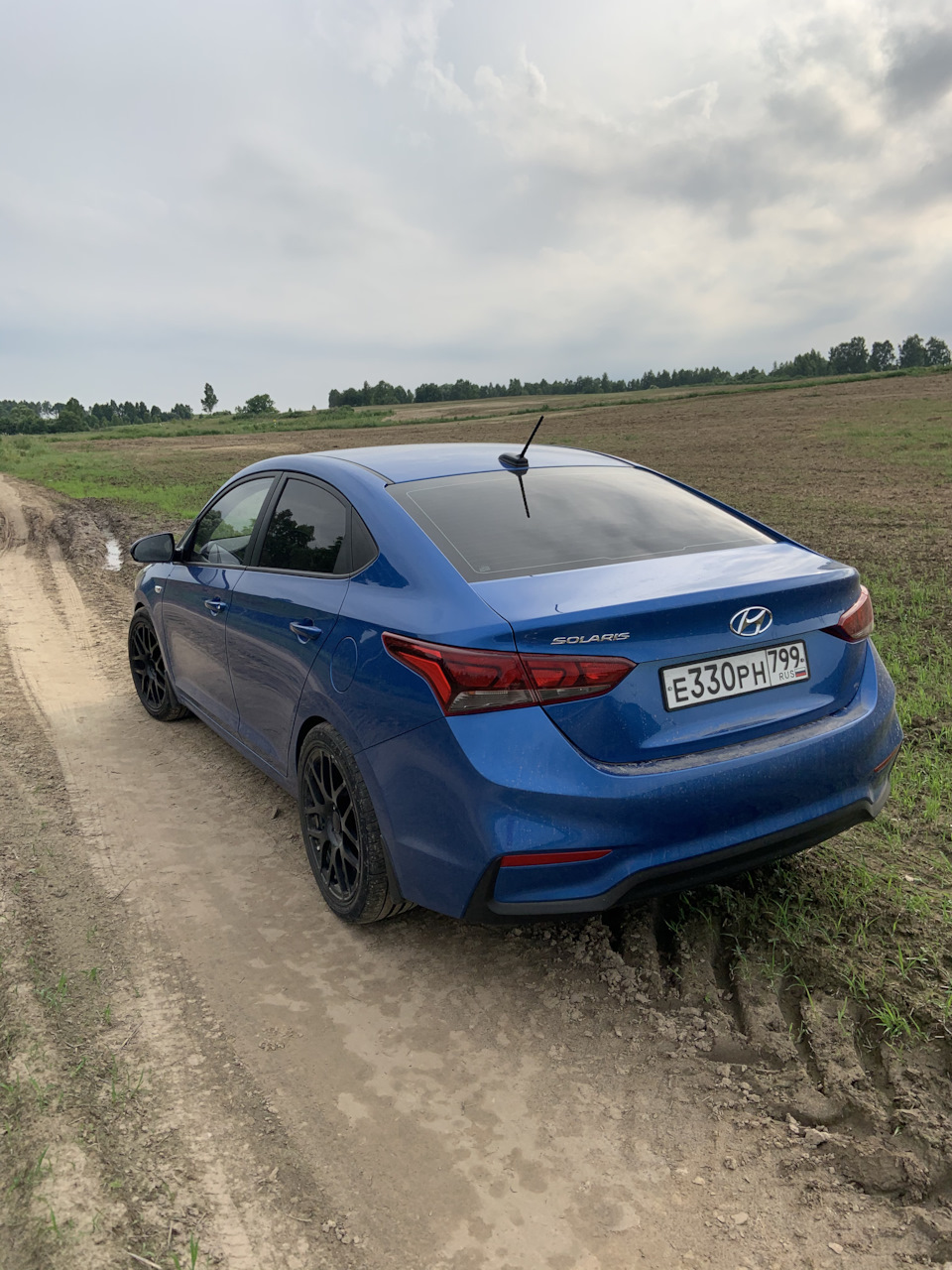 Нормальные диски поставь, да. — Hyundai Solaris (2G), 1,4 л, 2019 года ...