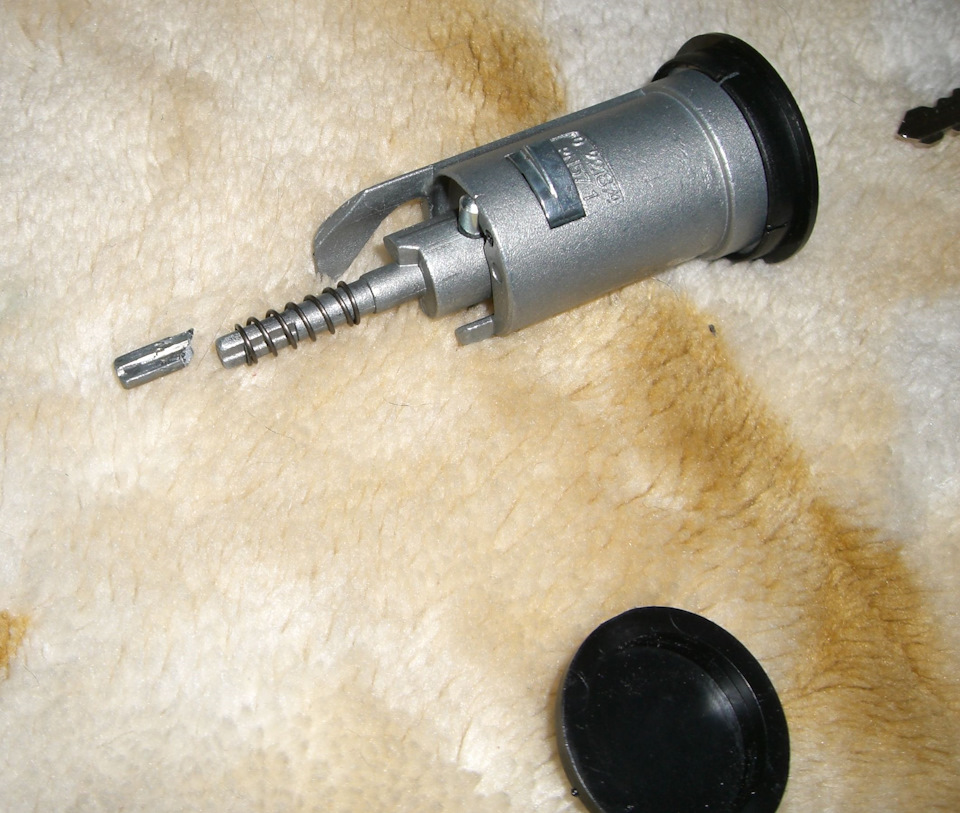 Сломался замок зажигания. Прокручивается ключ — DRIVE2