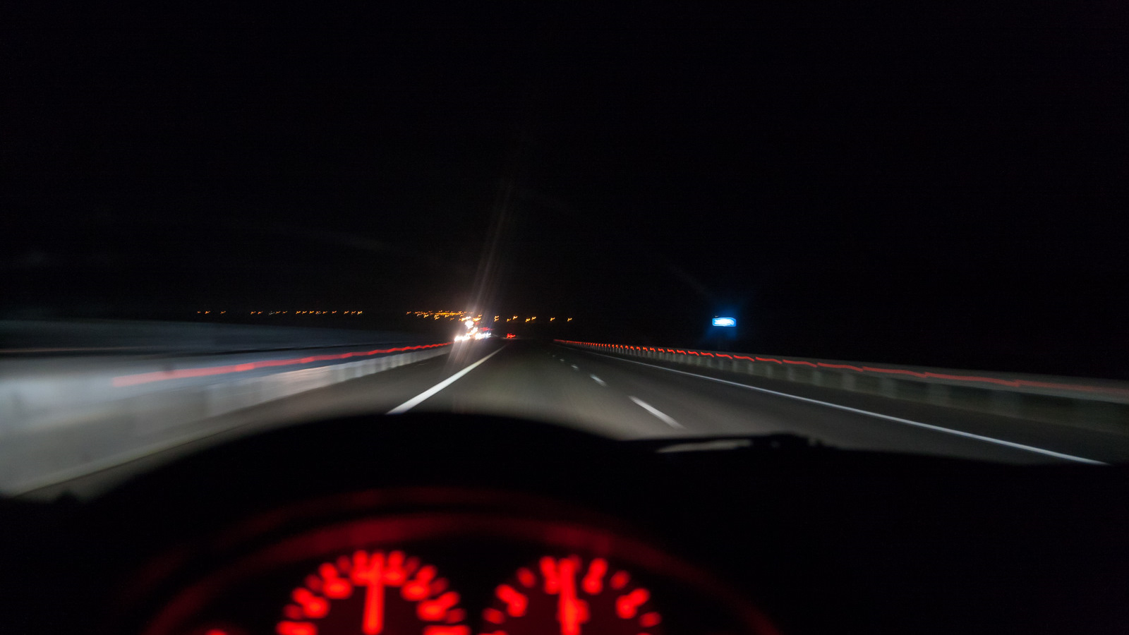 Видео скорости на машине. Ночью на трассе в БМВ м5. БМВ е53 ночь трасса. БМВ Е 34 ночью на трассе от первого лица. BMW е39 максимальная скорость ночью.