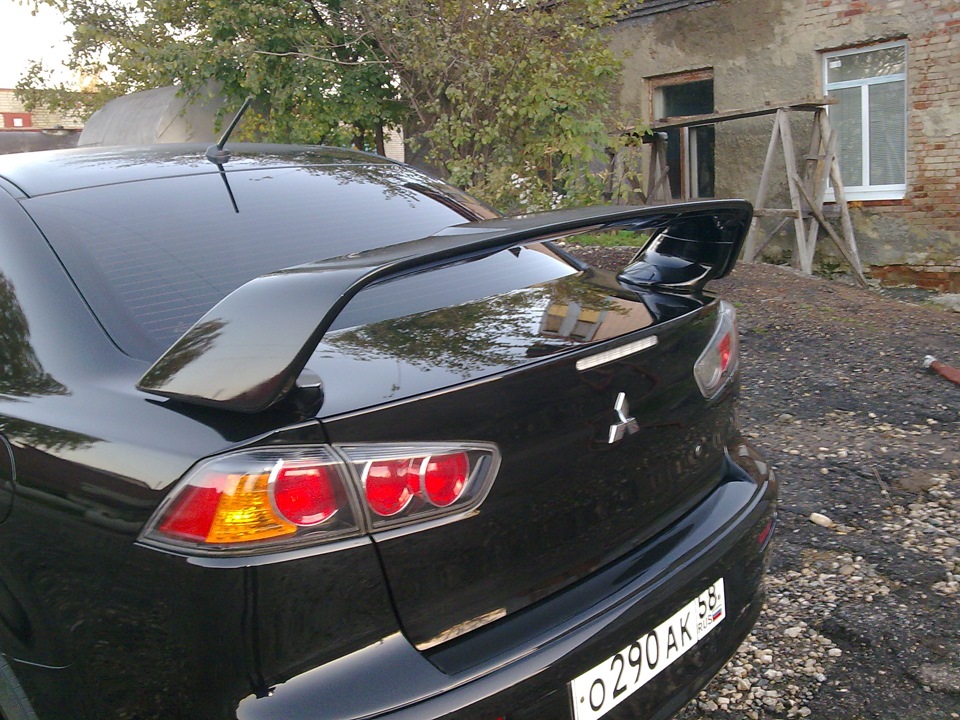 спойлер lancer 10