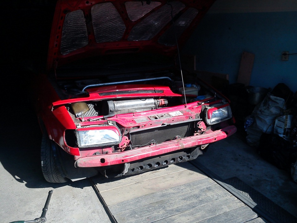 Передний бампер альфа ромео 33 90 года. 8 155. Пластик для бамперов. Восстановление пластика бампера. Бампер из баллончика.