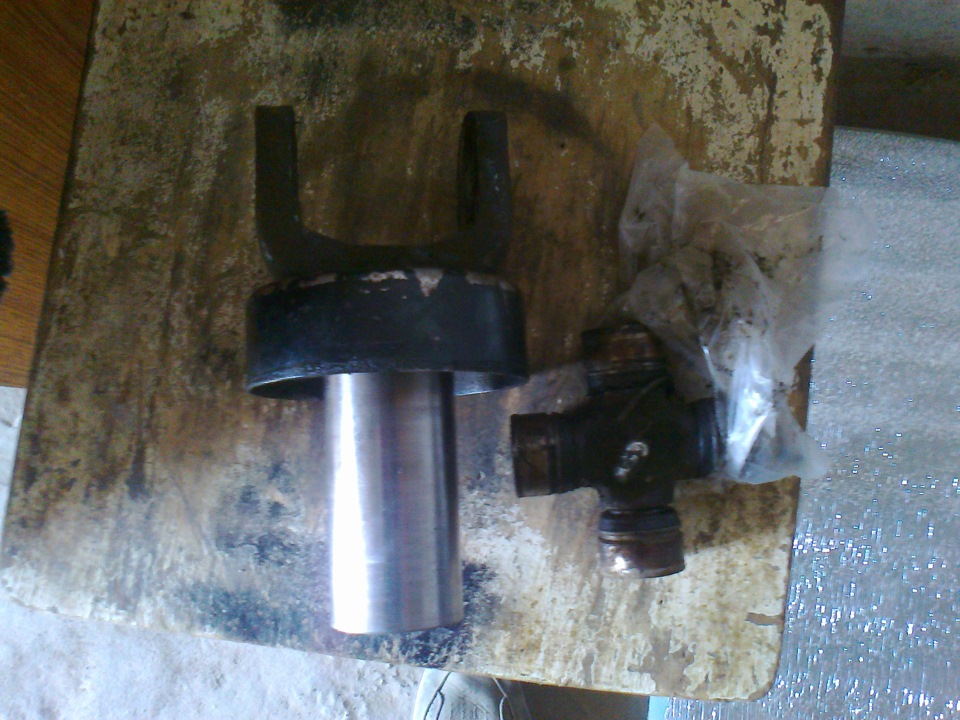 Люфт кардана в заднем корпусе раздатки — Mitsubishi Montero Sport, 3 л ...