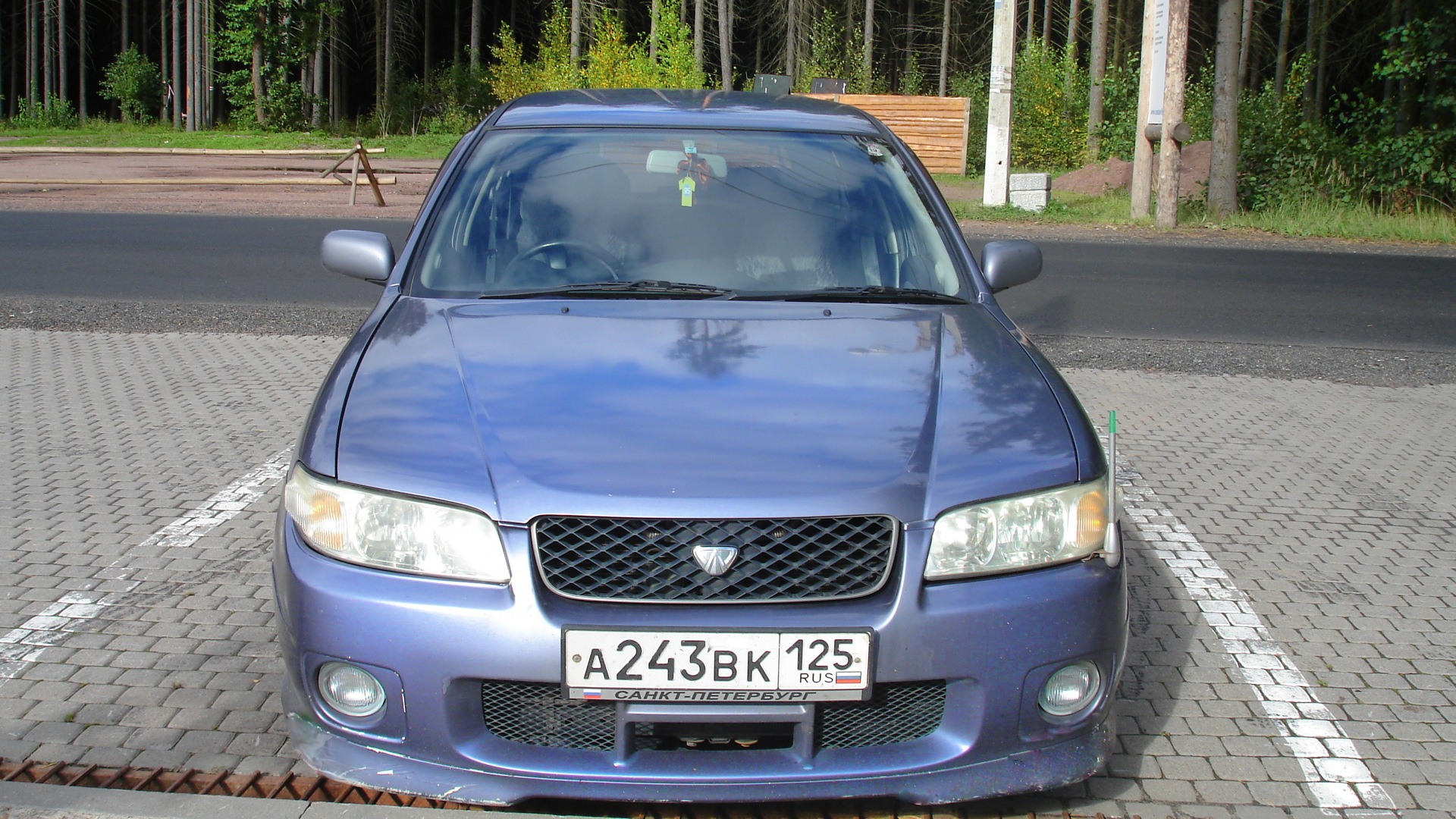 Ниссан Авенир 2004 год