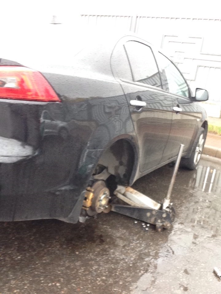 Шиномонтаж и свист ролика кондиционера под нагрузкой — Mitsubishi ...