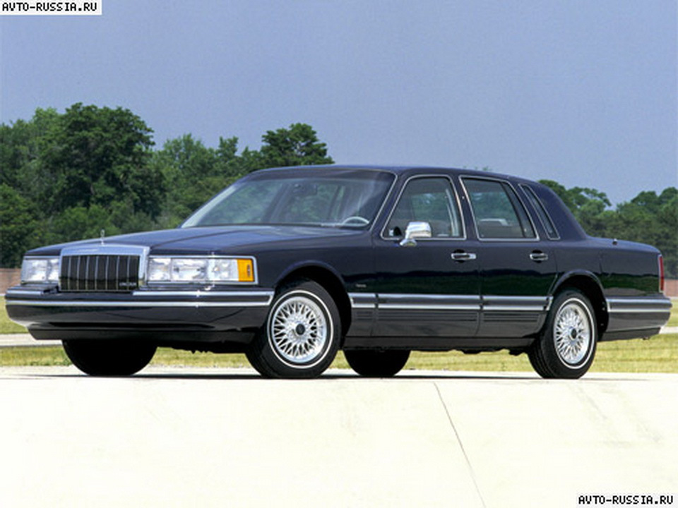 Lincoln town car iii. Смотреть фото Lincoln town car iii. Смотреть картинку Lincoln town car iii. Картинка про Lincoln town car iii. Фото Lincoln town car iii