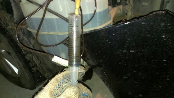 Помогите, как слить масло с гура? — Mazda 3 (2G) BL, 1,6 л, 2010 года ...