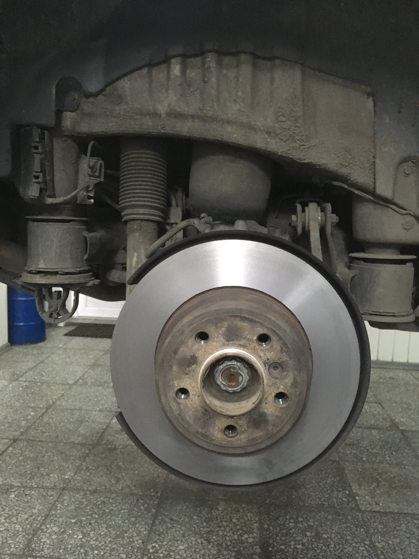 Проточил тормозные диски — BMW X5 (E53), 3 л, 2004 года | визит на ...