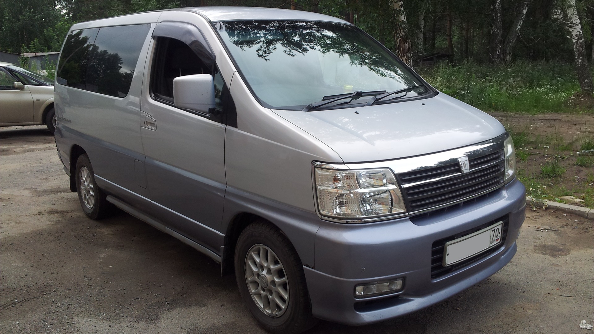 Nissan elgrand 3