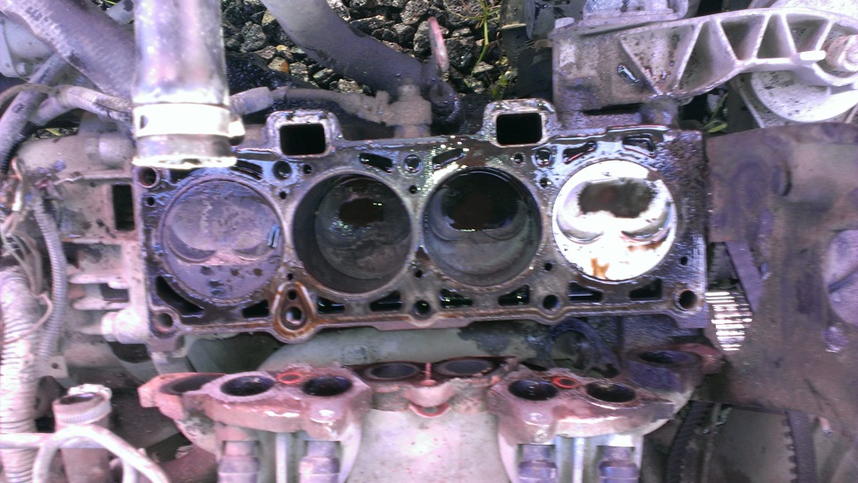 Прогорела прокладка под головкой ! — Lada 21102, 1,5 л, 2002 года ...