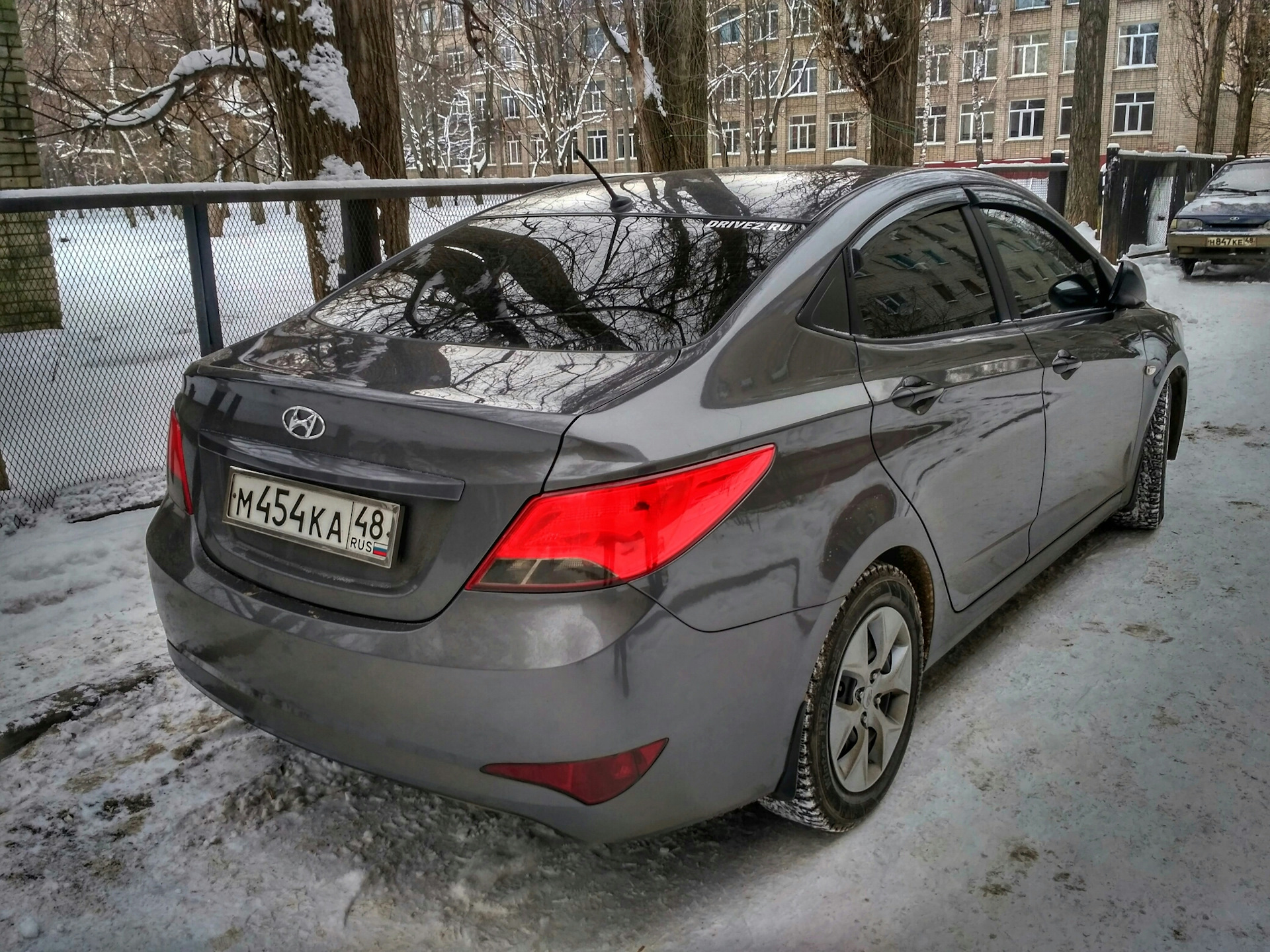 Hyundai Solaris тёмно серый