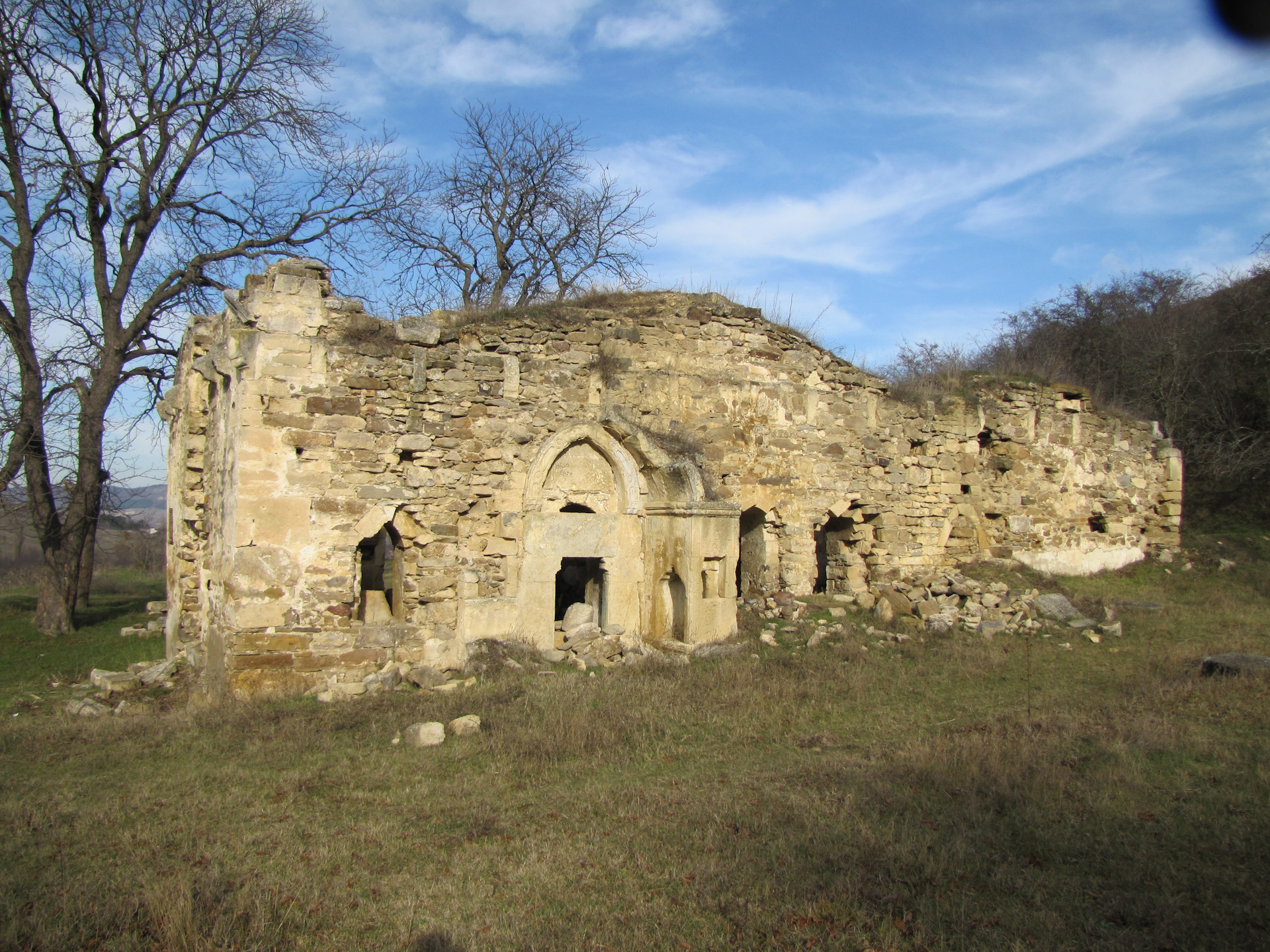 Древний армянский храм в Крыму