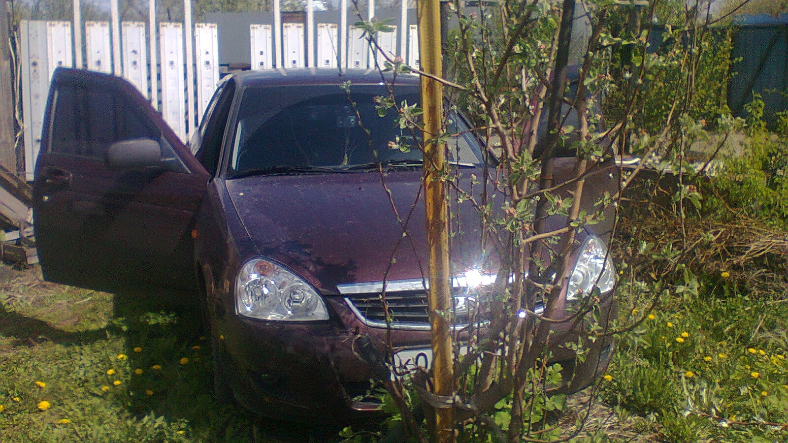 Lada Приора хэтчбек 1.6 бензиновый 2012 | портвейн металлик на DRIVE2