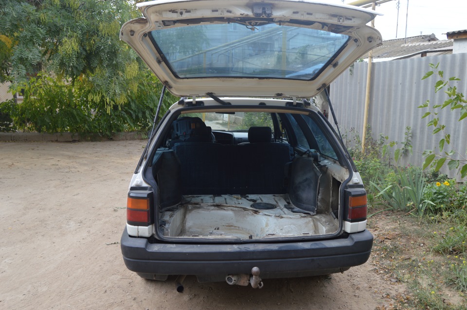 посторонние шумы и грохот в багажнике — Volkswagen Passat B3, 1,8 л ...