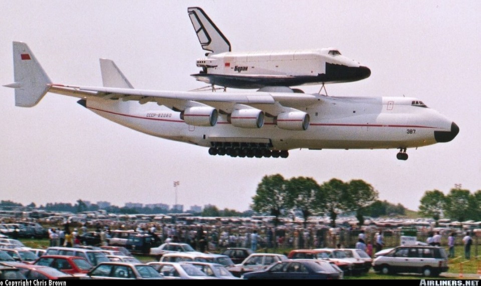 Photos: Antonov An-225 Mriya Aircraft Pictures Aircraft, Aircraft pictures, Avia