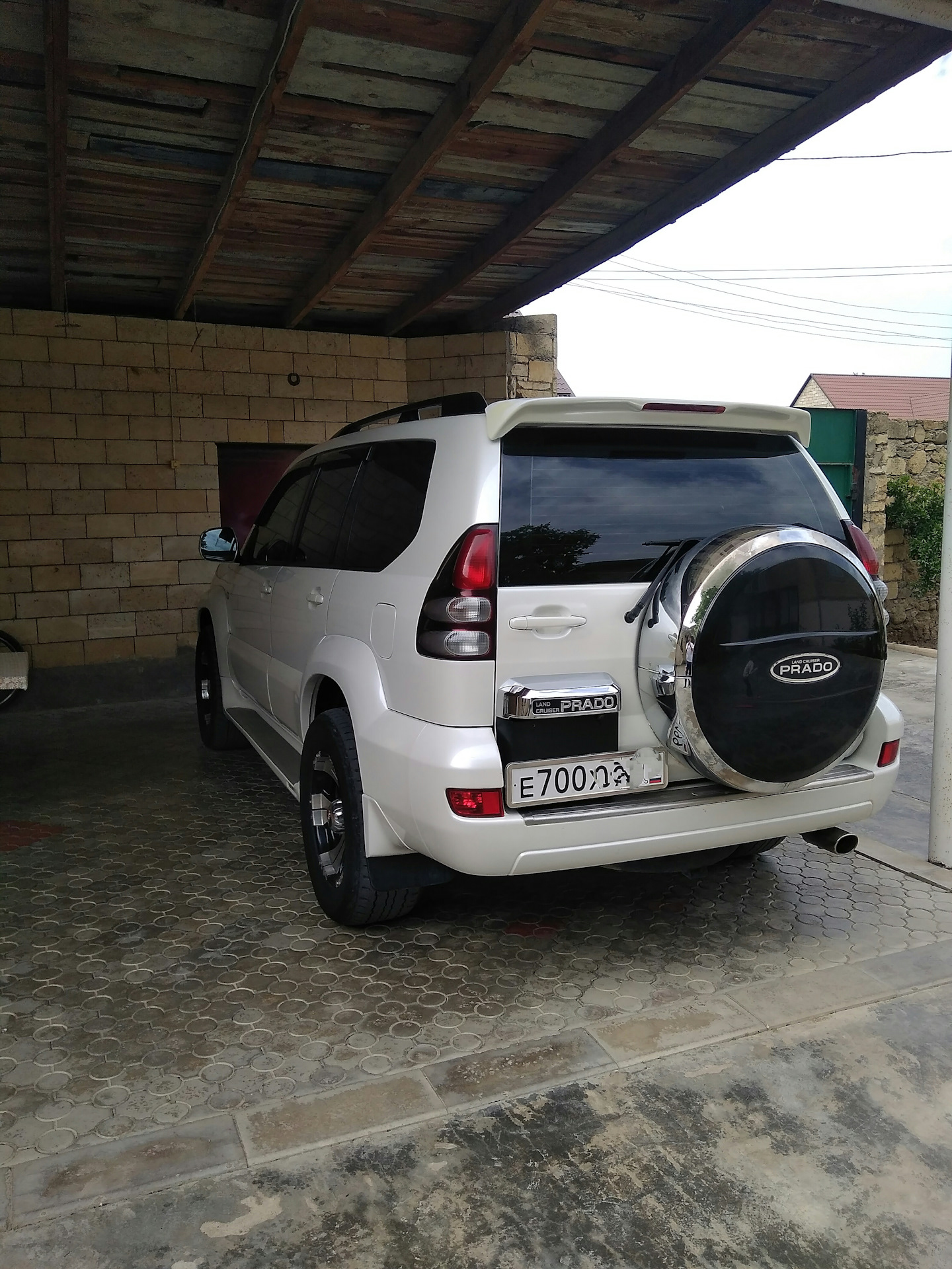 Дверь toyota land cruiser. Prado 120 сзади с запаской. Land Cruiser Prado 150 с запаской сзади. Toyota Land Cruiser Prado 120 с запаской. Тойота Прадо 150 с запаской.