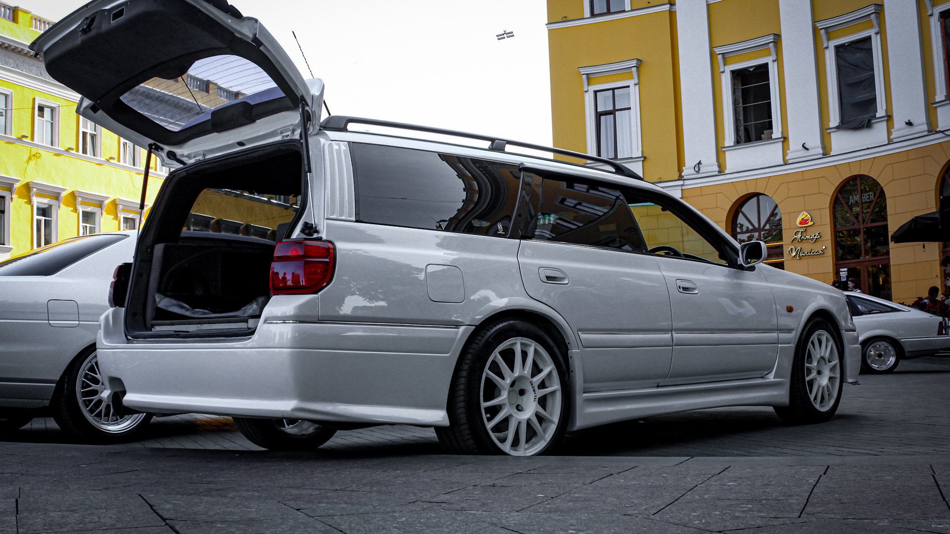 Nissan stagea фото