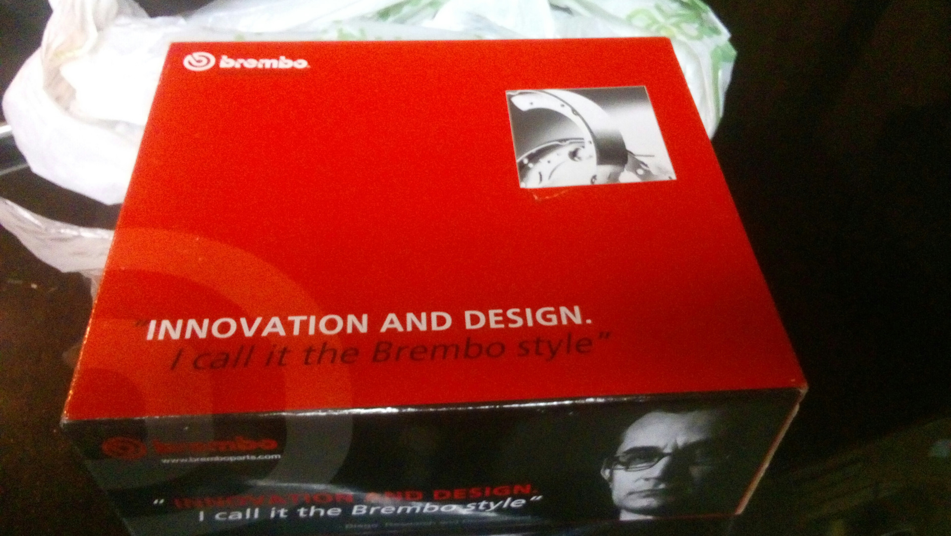 Замена задних барабанных колодок — Ford Focus Sedan II, 1,6 л, 2007 ...