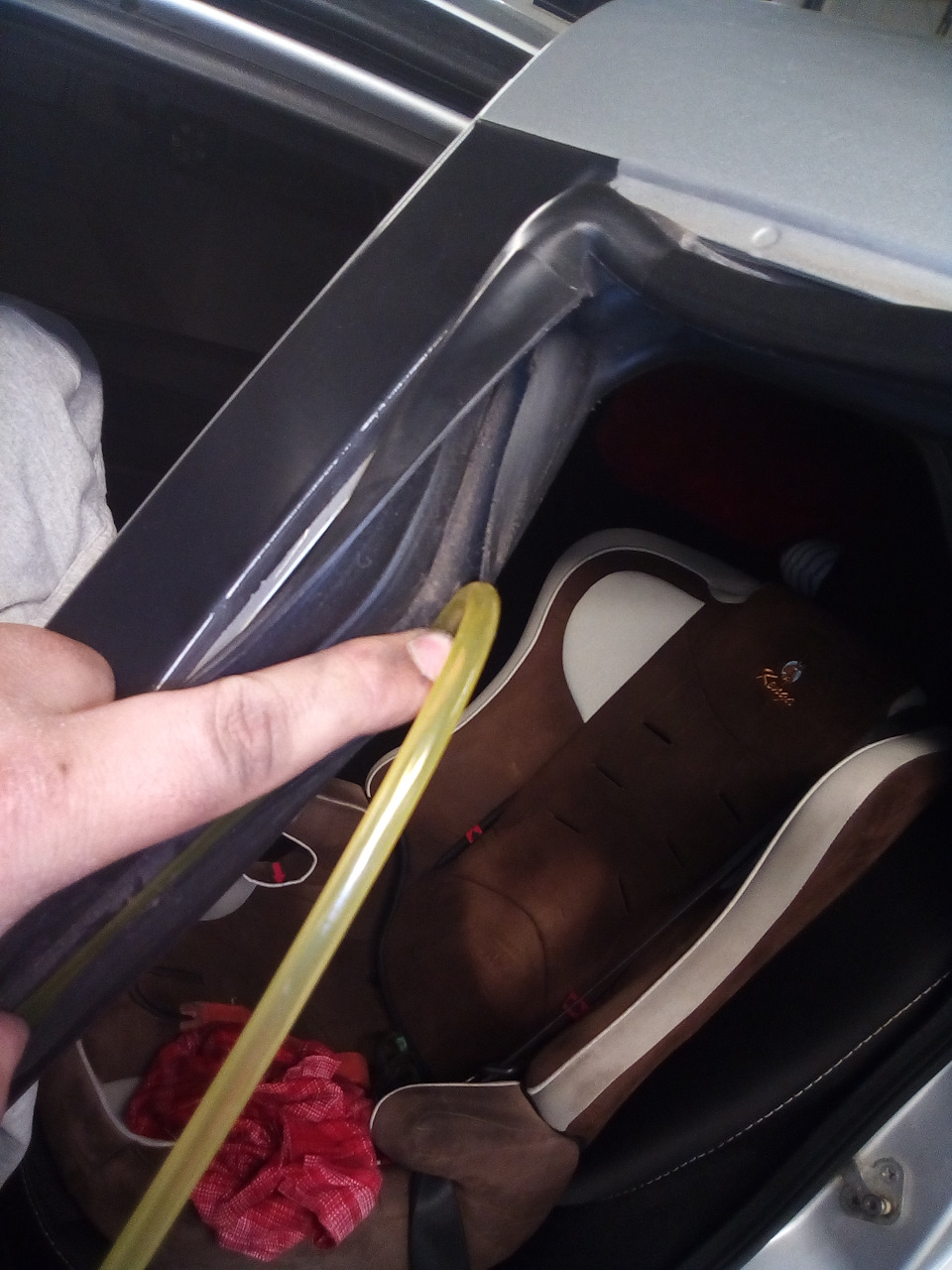 Дребезг задних стекол — Lada Гранта, 1,6 л, 2012 года | своими руками ...