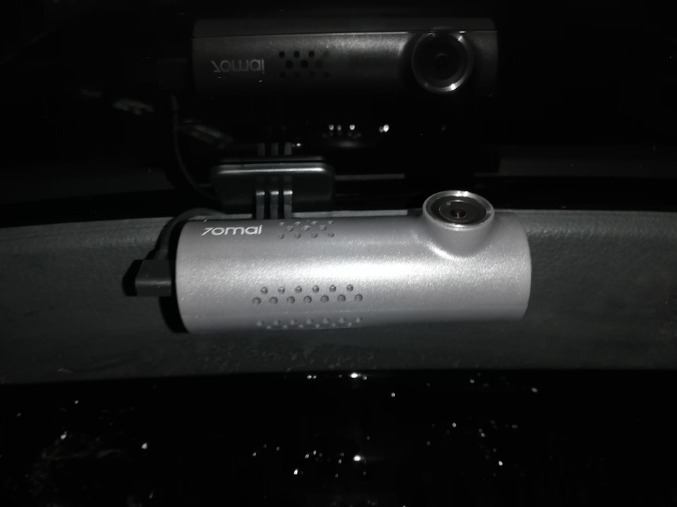 Установка видеорегистратора на заднее стекло. — Audi A4 (B7), 3 л, 2005 ...