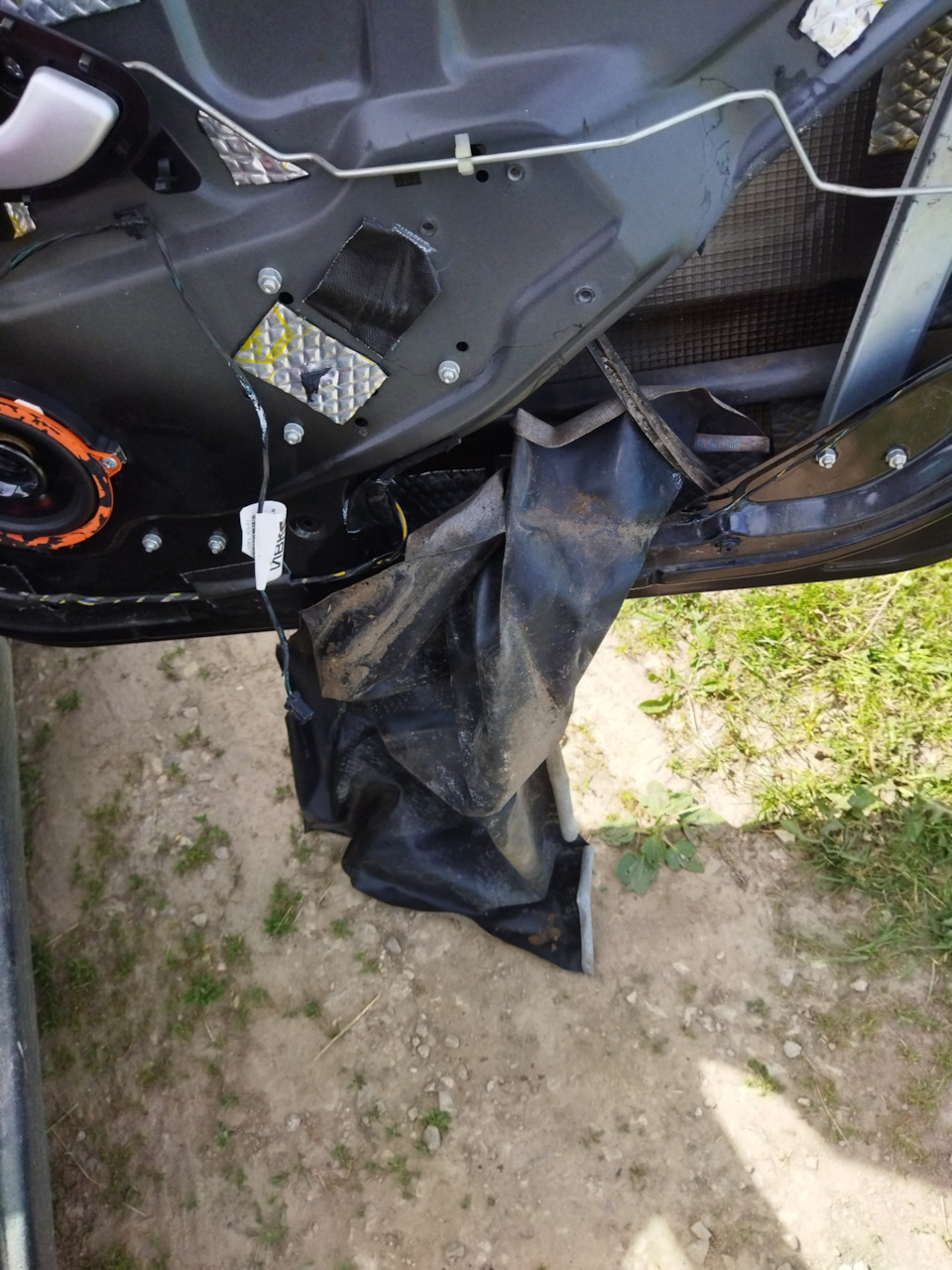 А что под шумкой у 10 летней калины? 😧 — Lada Калина Хэтчбек (2G), 1,6 ...