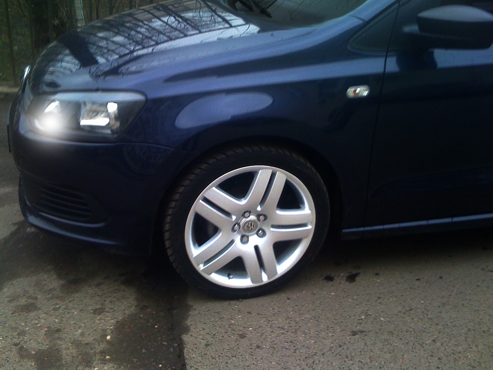 Volkswagen Polo long Beach r17