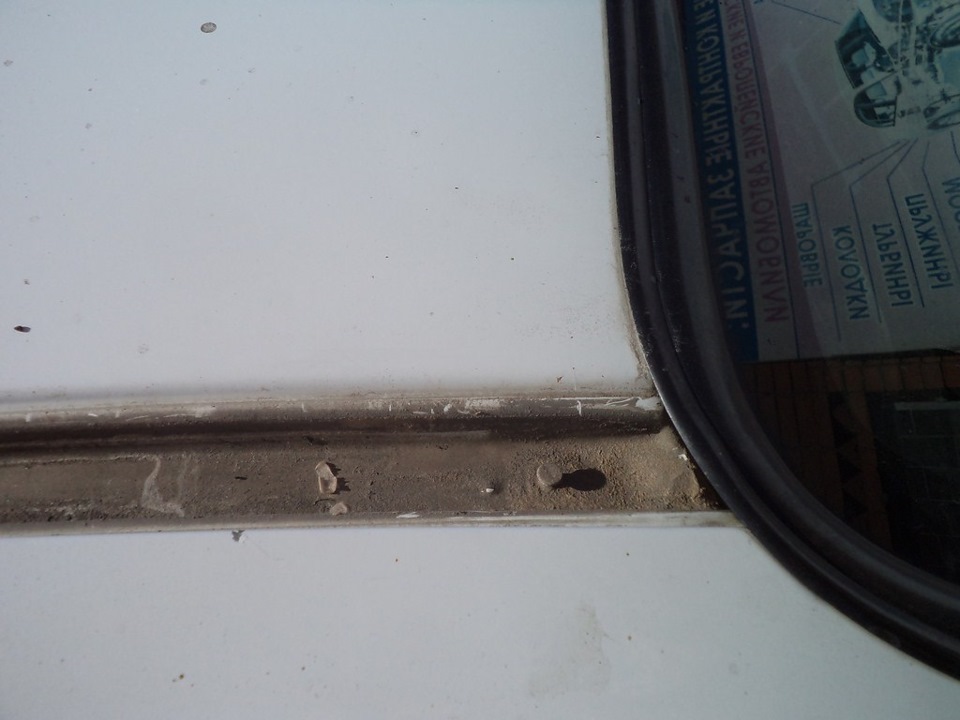 Как крепить спойлер? помогите — Honda HR-V (1G), 1,6 л, 2001 года ...