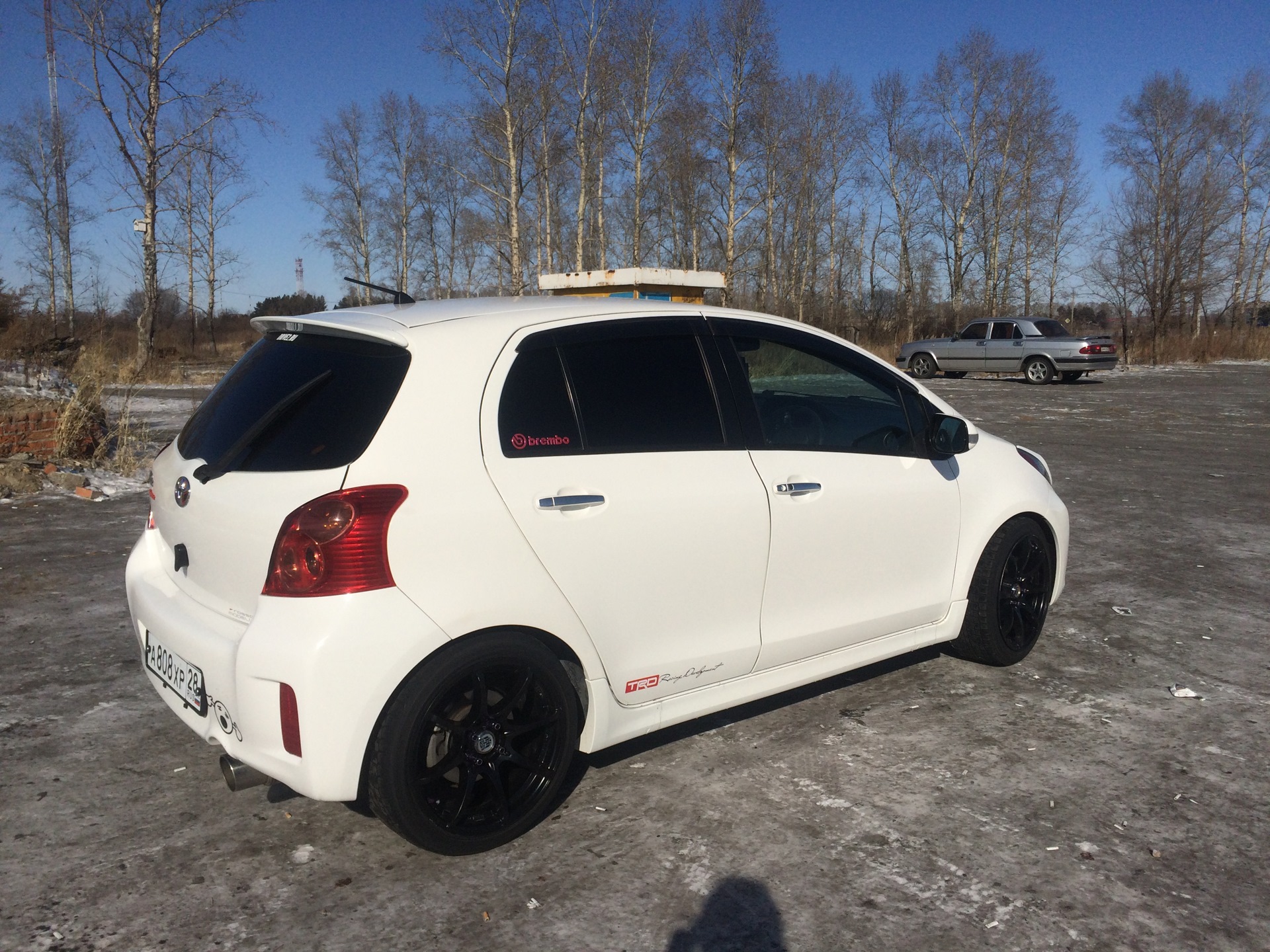 Toyota Vitz 2001 White stance