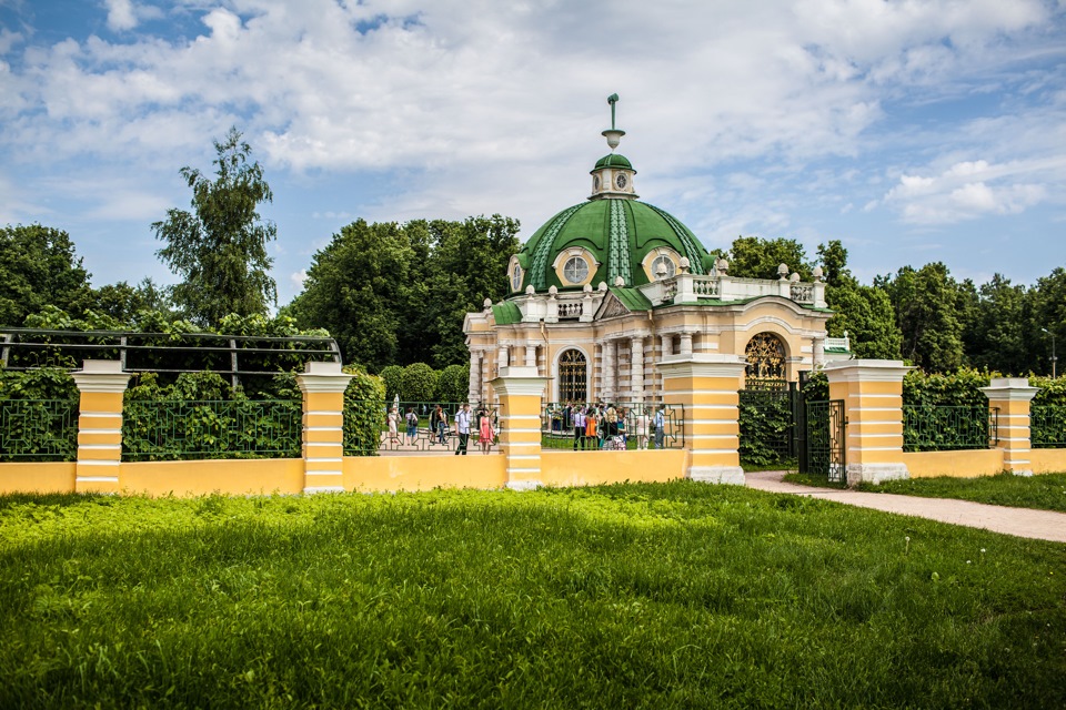 Для чего предназначались менажереи парка кусково построенные по проекту ф аргунова