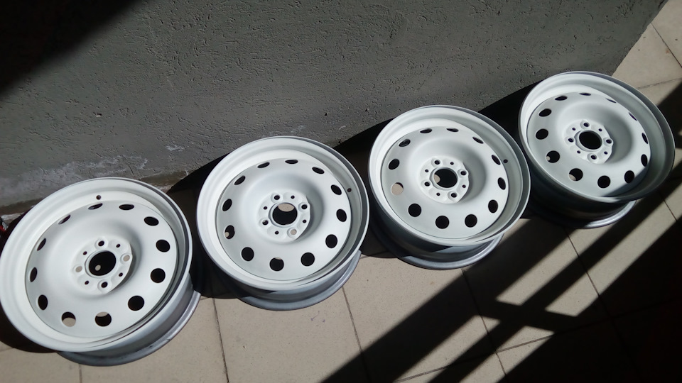 штампы диски 2114. ваз 2114 на штампах р13 черная. штамповка ваз 2114. ваз 2114 на штампах r15. штампы р14 на ваз 2114.