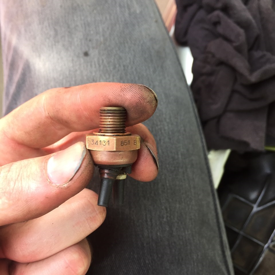 Что это? Для чего это? И как правильно подключить? — Audi 100 (C3), 2,3 ...