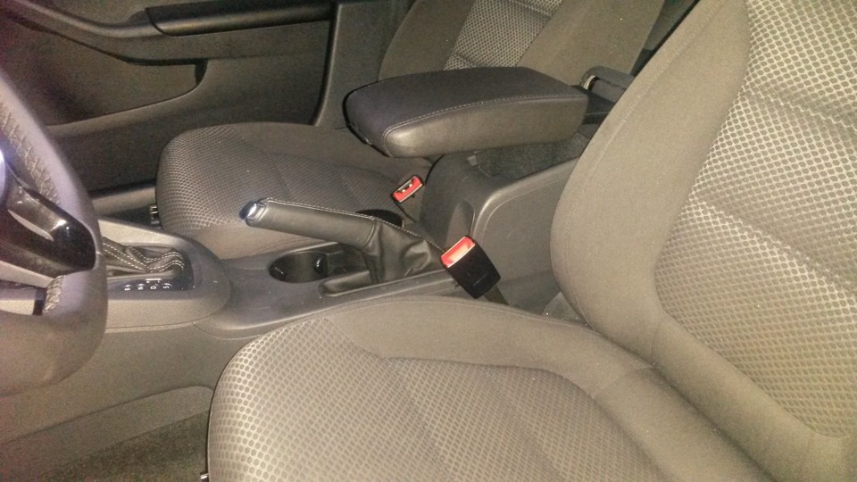 OEM подлокотник — Volkswagen Jetta VI, 3,6 л, 2014 года | стайлинг | DRIVE2