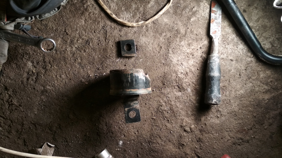 Замена ушастого сайлентблока заднего продольного рычага, заднего ...