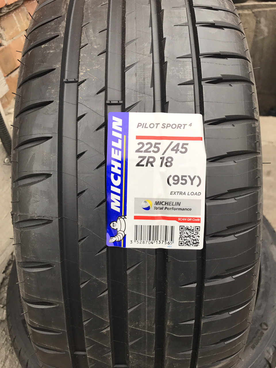 Michelin pilot sport 4 фото