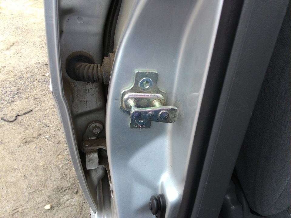 Заглушки петель дверных замков — Chevrolet Lacetti Sedan, 1,4 л, 2010 ...