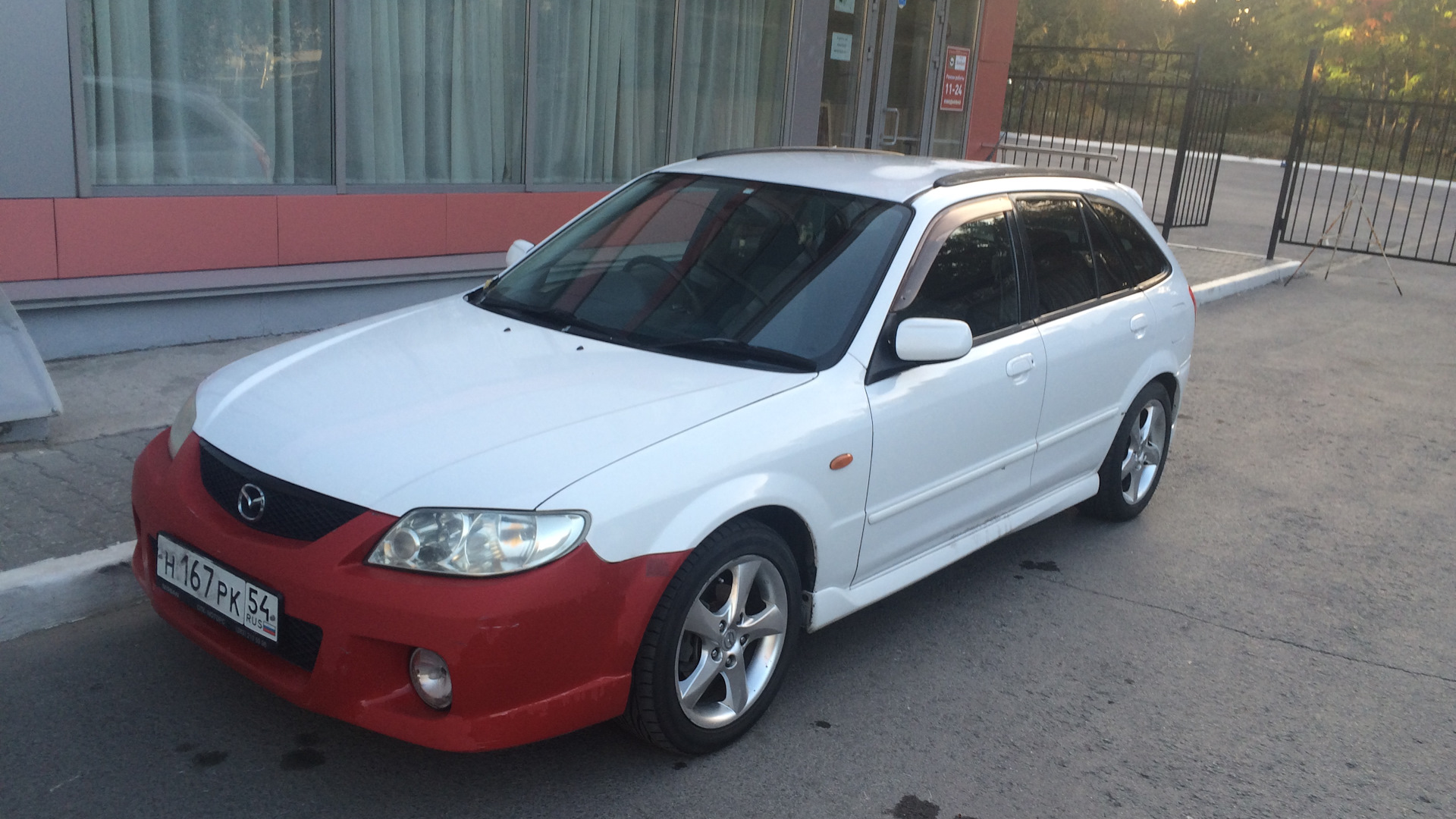 Мазда фамилия размер. Mazda familia 2000. Mazda familia 2/0. Mazda familia bj 1998. Мазда фамилия 2003 Рестайлинг.