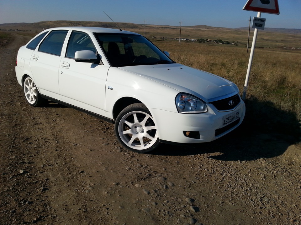 Посадка переда — Lada Приора хэтчбек, 2014 года | тюнинг | DRIVE2