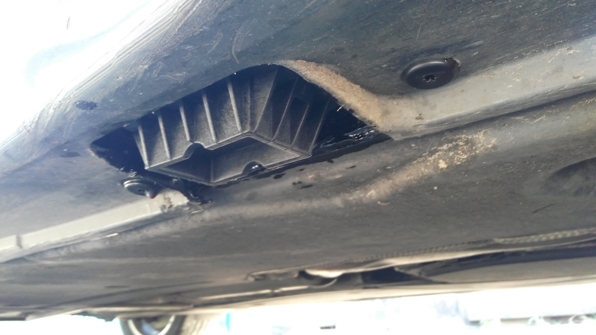 Поддомкратник е39. Поддомкратник БМВ f10. Поддомкратники BMW e46. Поддомкратник БМВ e39. БМВ е39 поддомкратники порогов кронштейн.