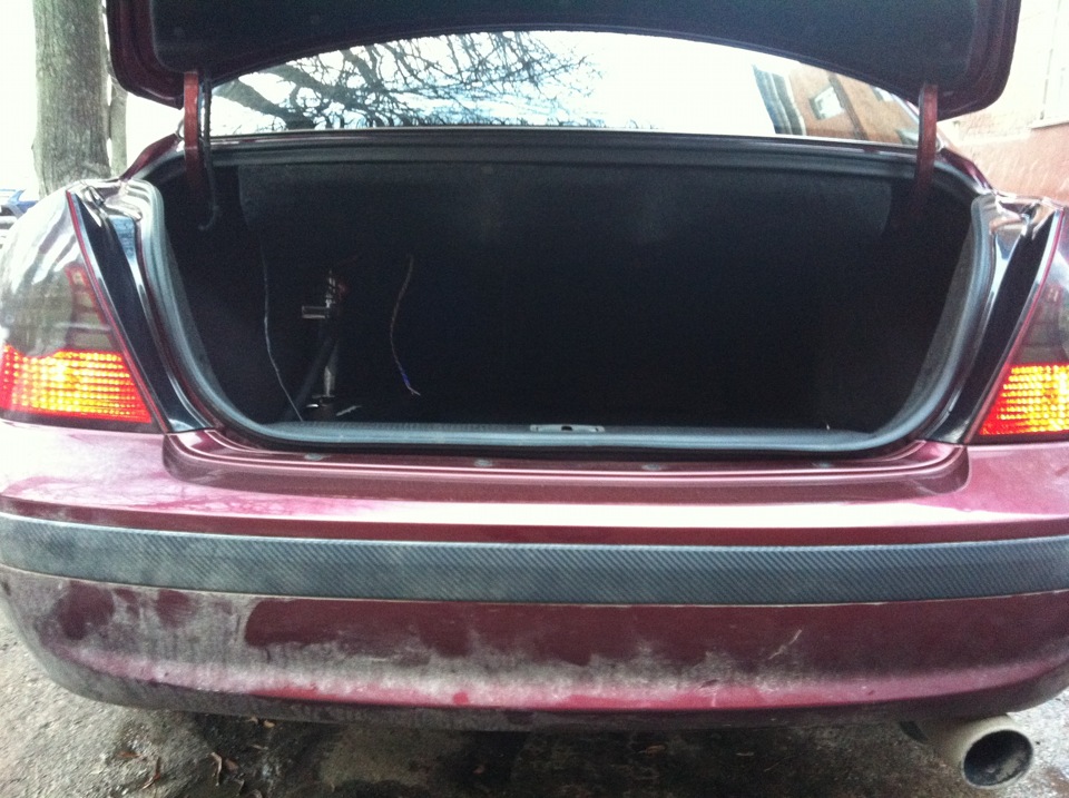 саб в полке) — Hyundai Elantra (3G), 1,6 л, 2010 года | автозвук | DRIVE2