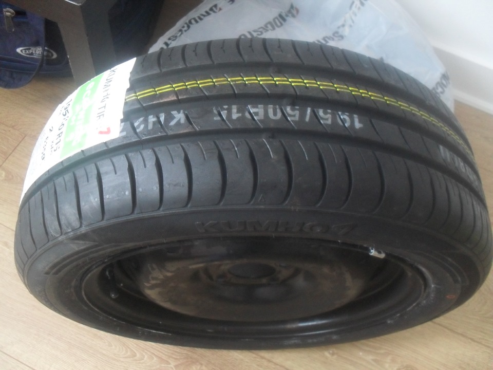 Кумхо эковинг. Кумхо 1 Ecowing es01. Кумхо KH-27. Kumho KH-27 195/50r15 82h. Kumho Ecowing es01 kh27.