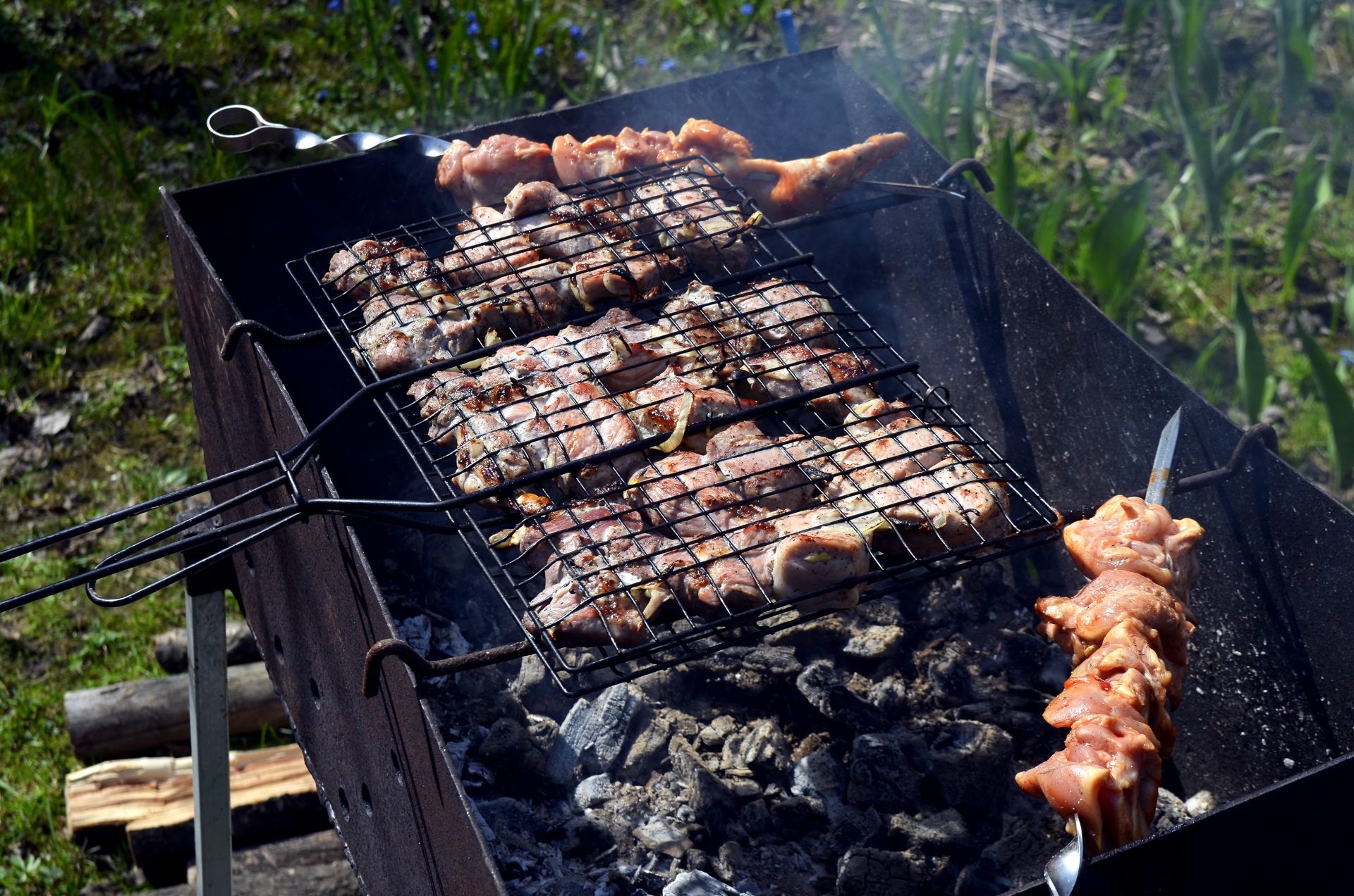 Где можно жарить шашлык на мангале. Мясницкий ряд шашлык.