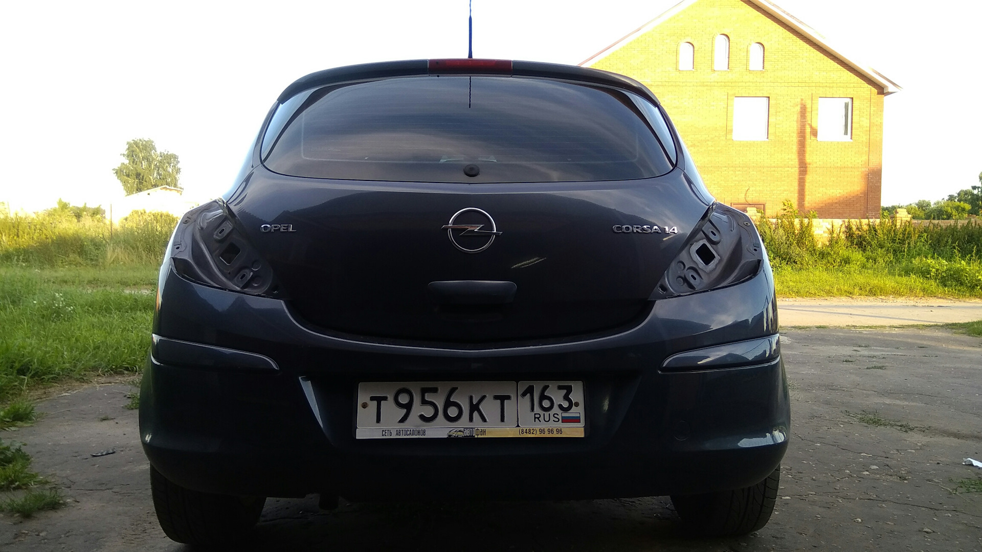 лампа стоп сигнала опель корса 2008.