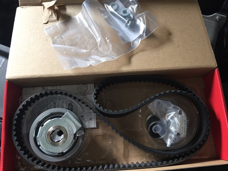 Замена зубчатого ремня и помпы — Volkswagen Passat B6, 2 л, 2006 года ...