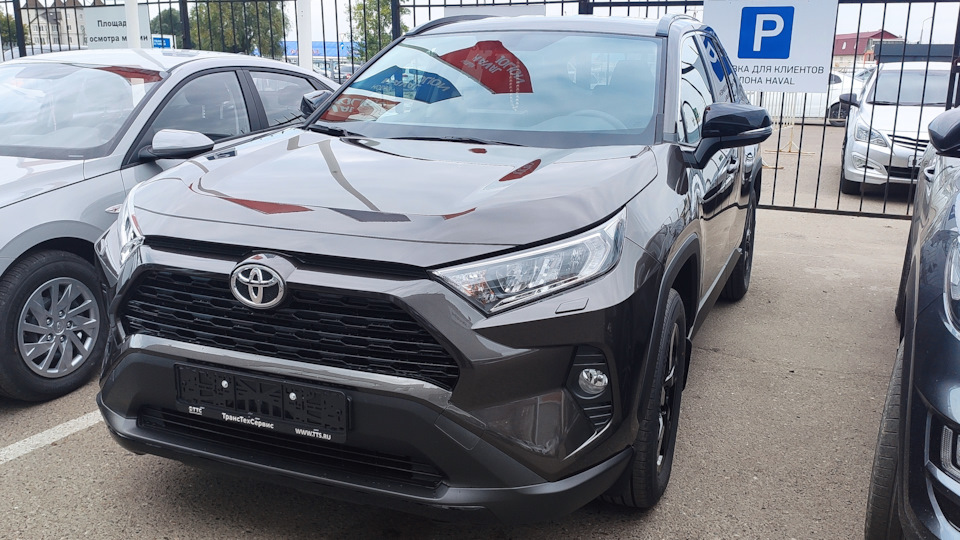 Toyota RAV4 комплектация Style (2.0)