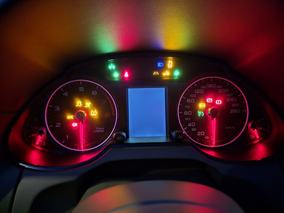 Photo from the logbook Audi Q5 (1G). Found on photo: 140160