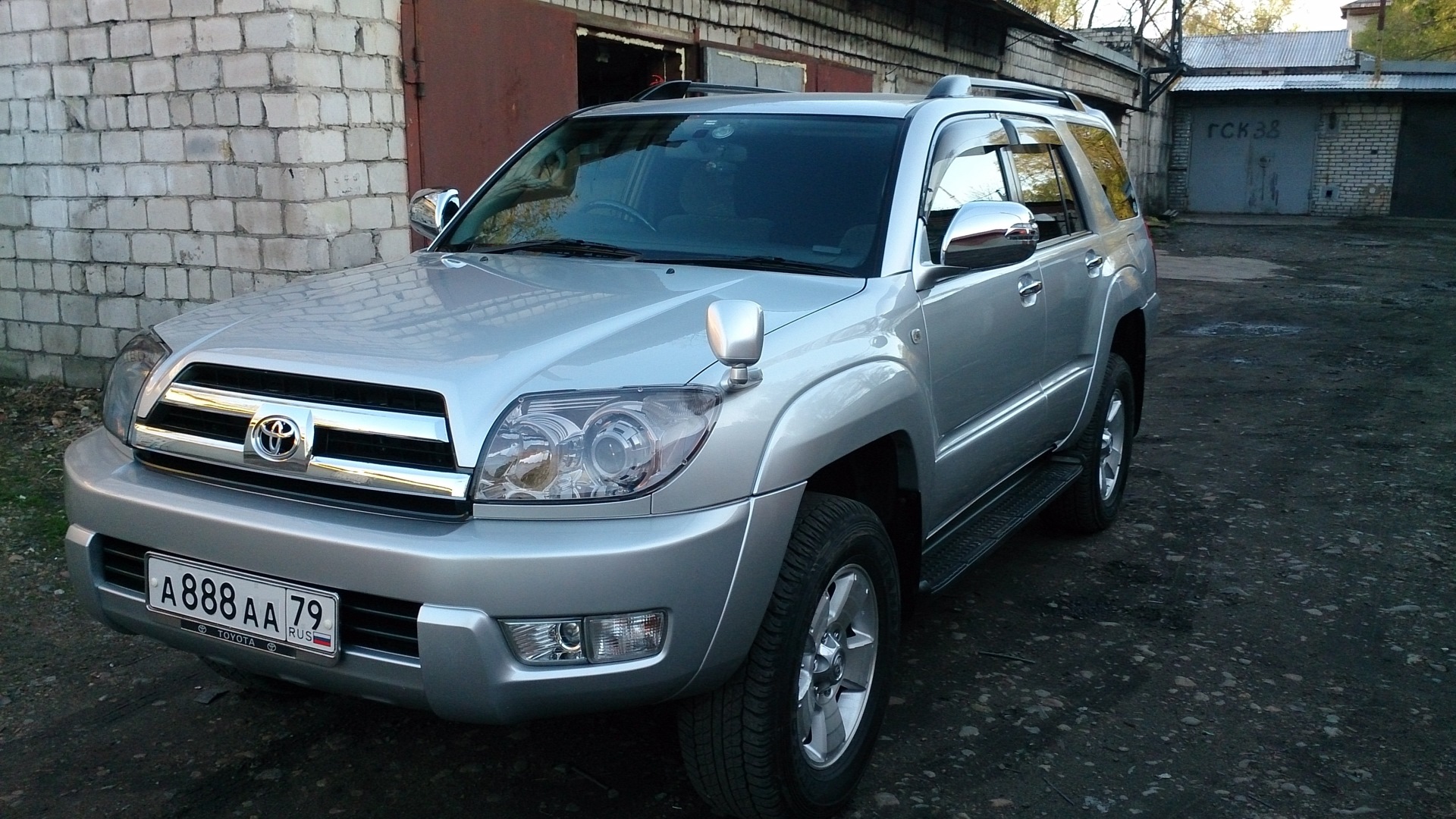 Дром чита сурфа тойота сурф. Toyota Hilux Surf 215 2003. Toyota Hilux Surf 215. Toyota Hilux Surf 215 2007. Сурф 215 пороги.